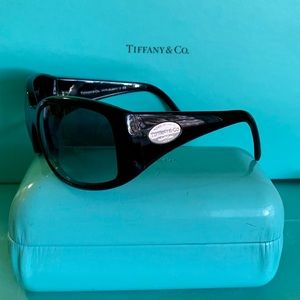 Tiffany & Co. Black Framed Return To Tiffany Sunglasses